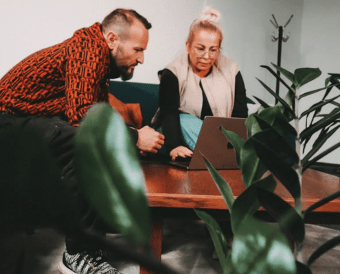 UPON Online Marketing Meilenstein 2021 Dan und Alisa